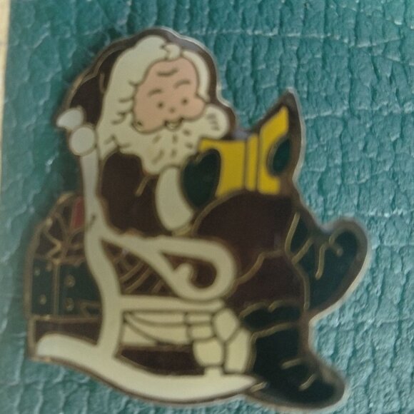 Santa Claus Christmas Pin Brooch Rocking Chair Reading Storytime Holiday Jewelry - Picture 3 of 4